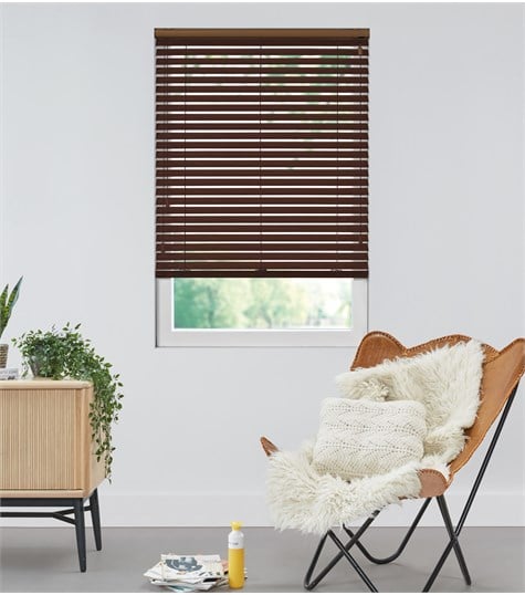 Essentials - Wooden jealousy with privacy closure 50mm